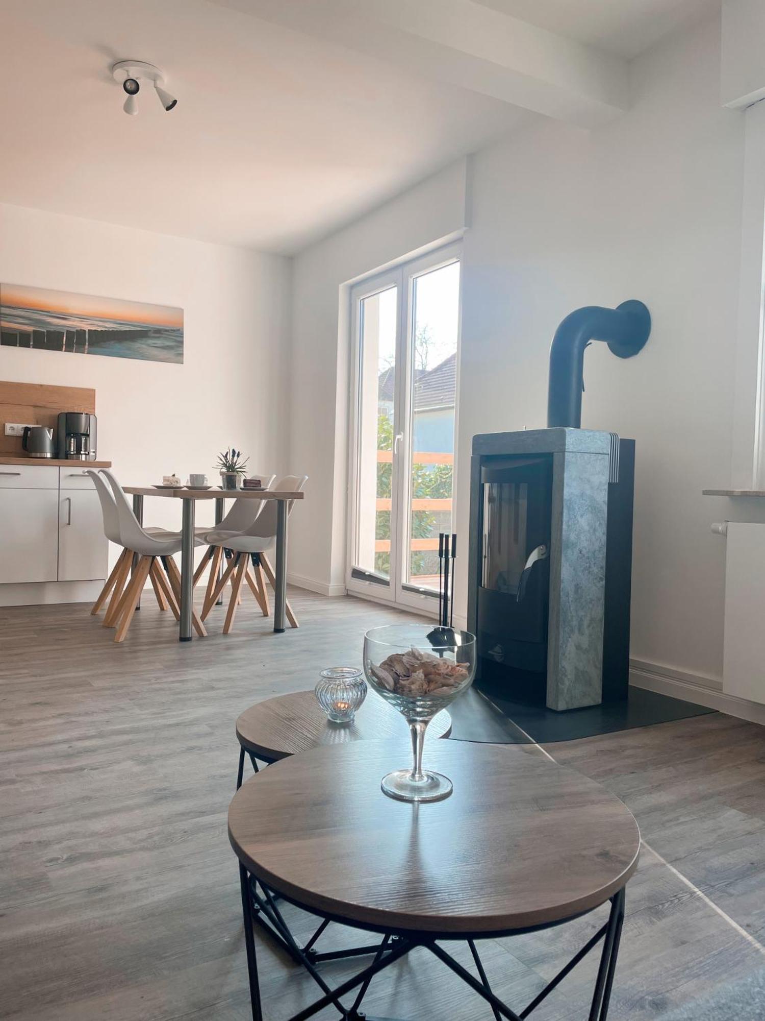 Haus Urvasi Apartamento Lübeck Exterior foto